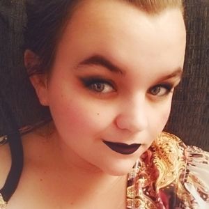 Meet your Posher, Cortney